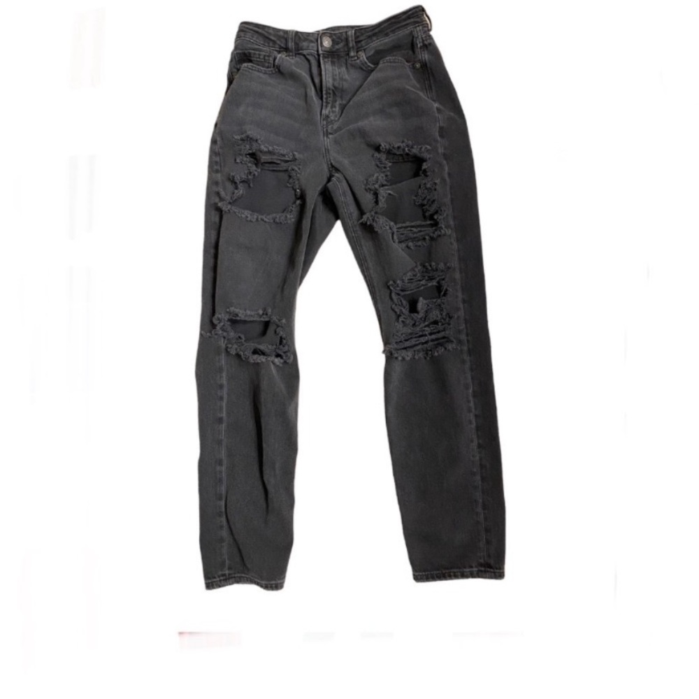 American Eagle Outfitters Jeans Women’s size 2 Black Distressed.